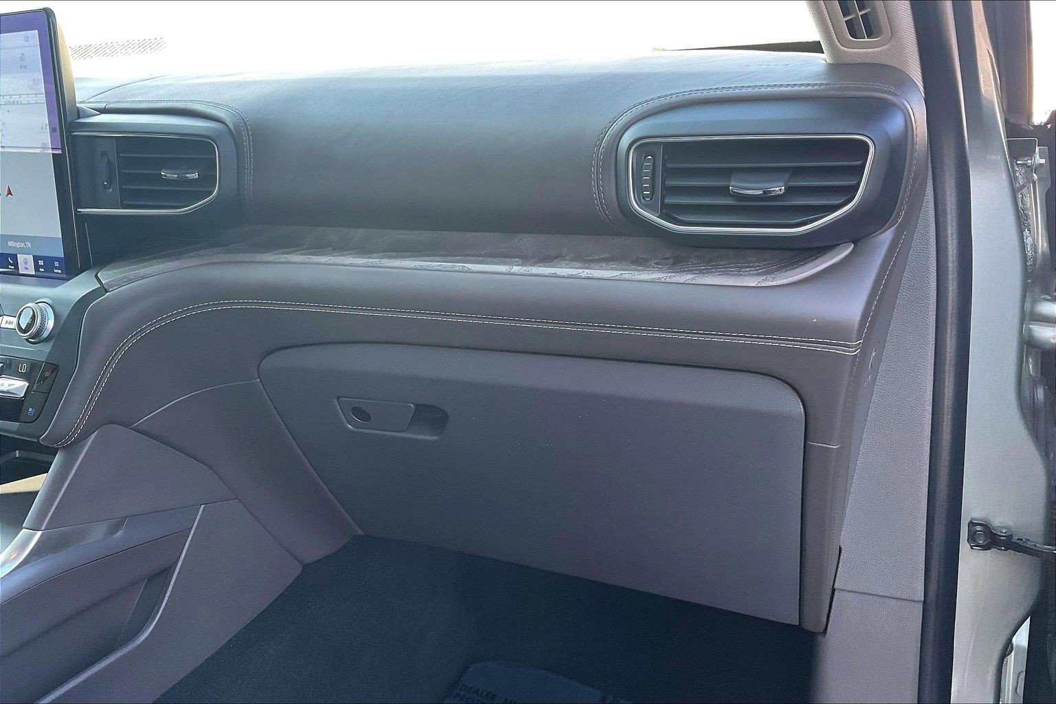 Used 2020 Ford Explorer Platinum w/ Premium Technology Package image 16