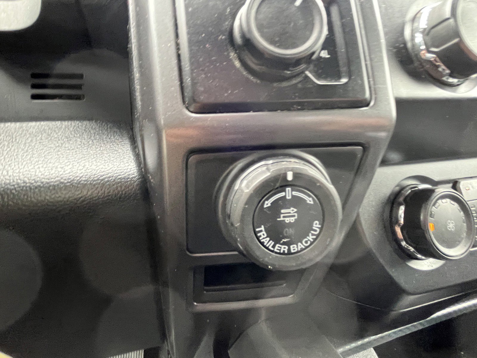 Used 2019 Ford F150 XLT w/ Equipment Group 302A Luxury AWD/4WD image 19