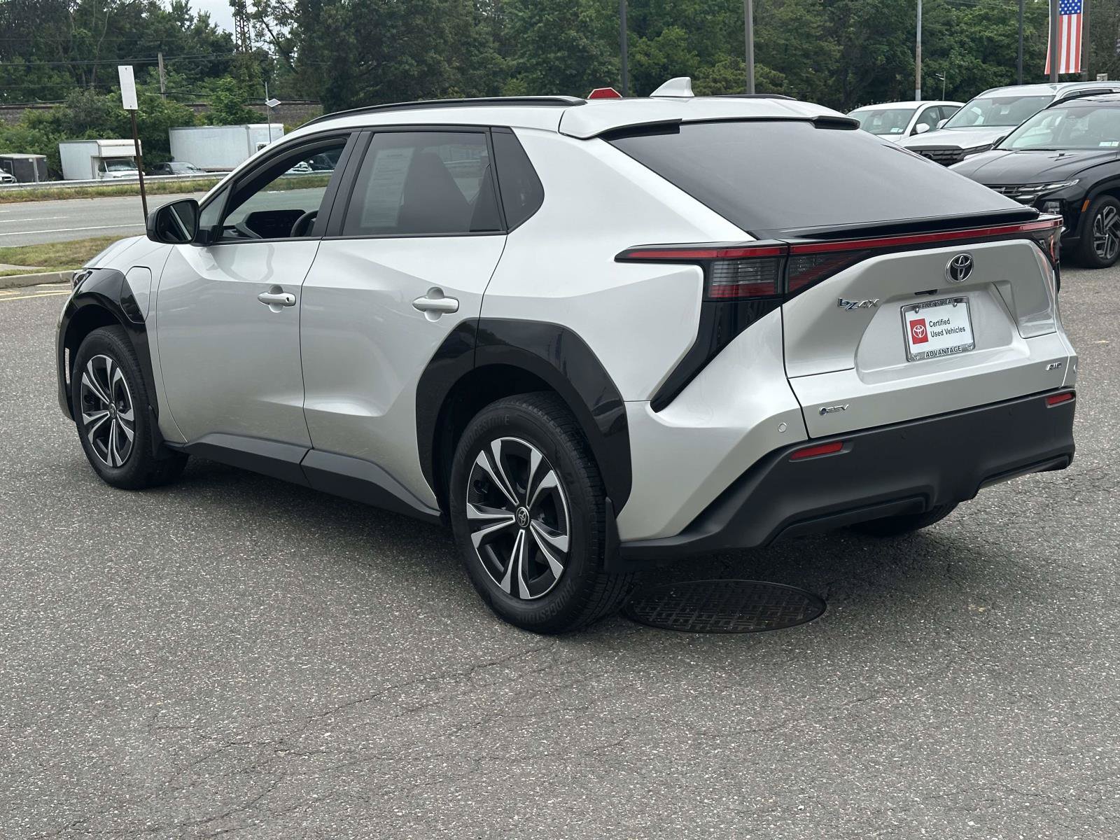 Used 2024 Toyota bZ4X AWD w/ Weather Package image 7