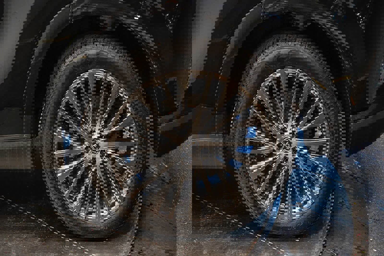 Used 2024 Lexus RX 450h Luxury image 11