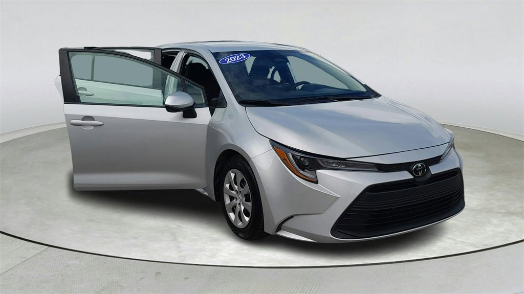 Used 2023 Toyota Corolla LE image 8