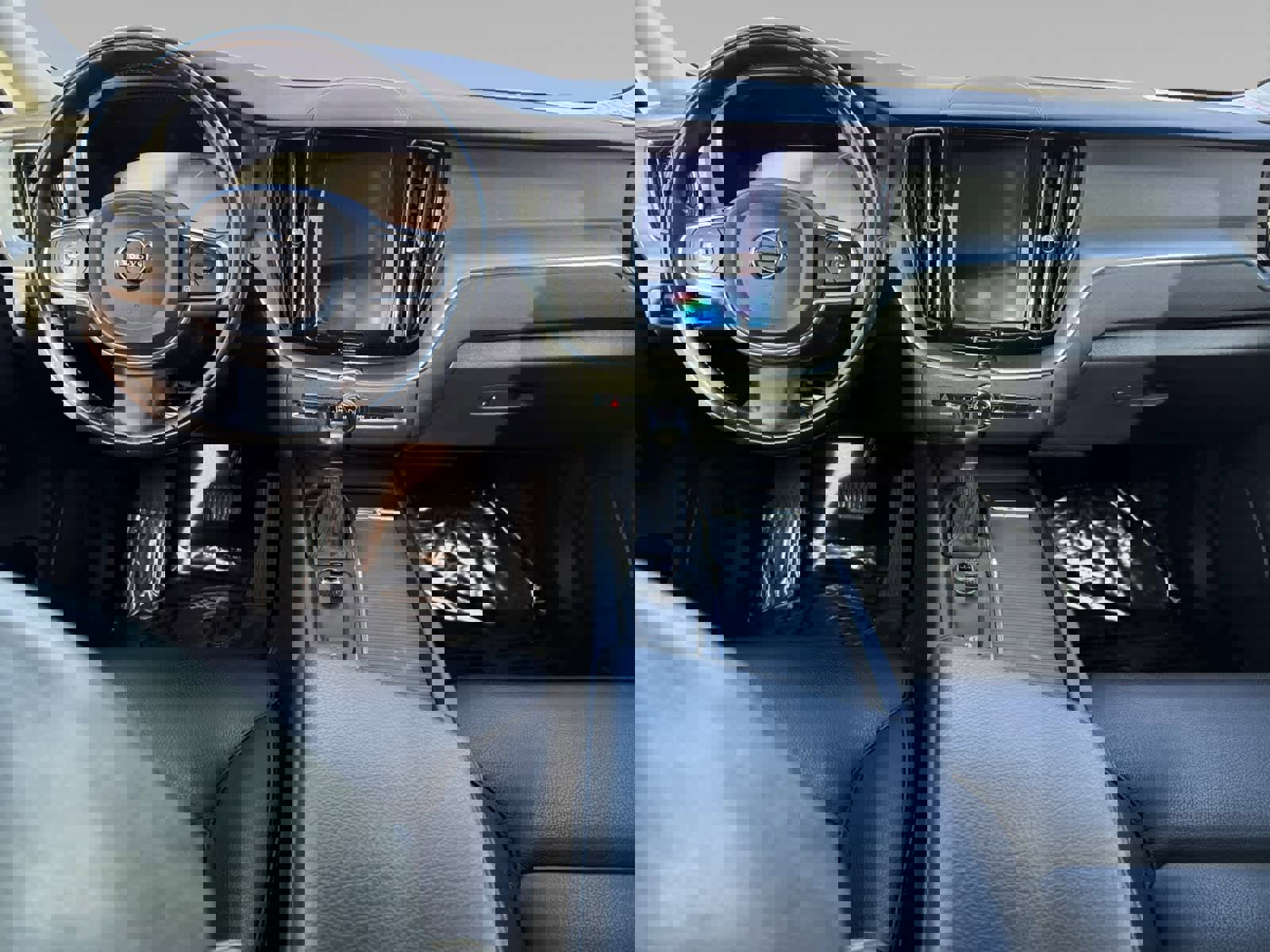 Used 2018 Volvo XC60 T5 Momentum w/ Vision Package image 10