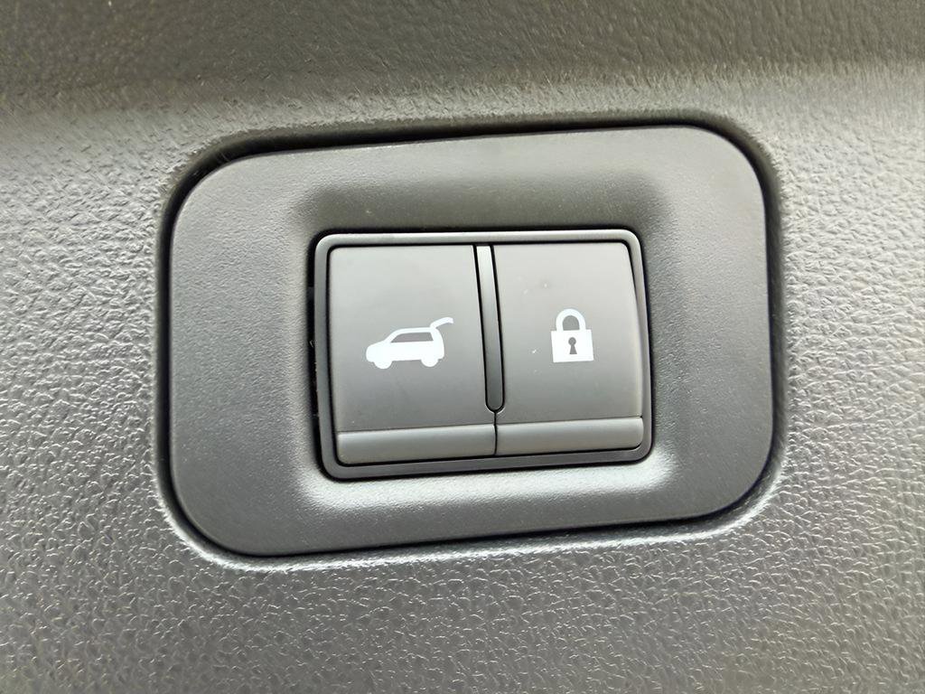 New 2026 Nissan Armada SL w/ Captain's Chari Seat Package image 15