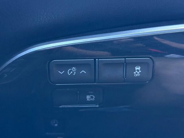Used 2022 Toyota Prius Prime XLE FWD image 33