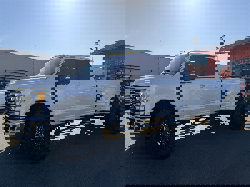 Used 2017 Ford F350 Lariat w/ FX4 Off-Road Package image 12