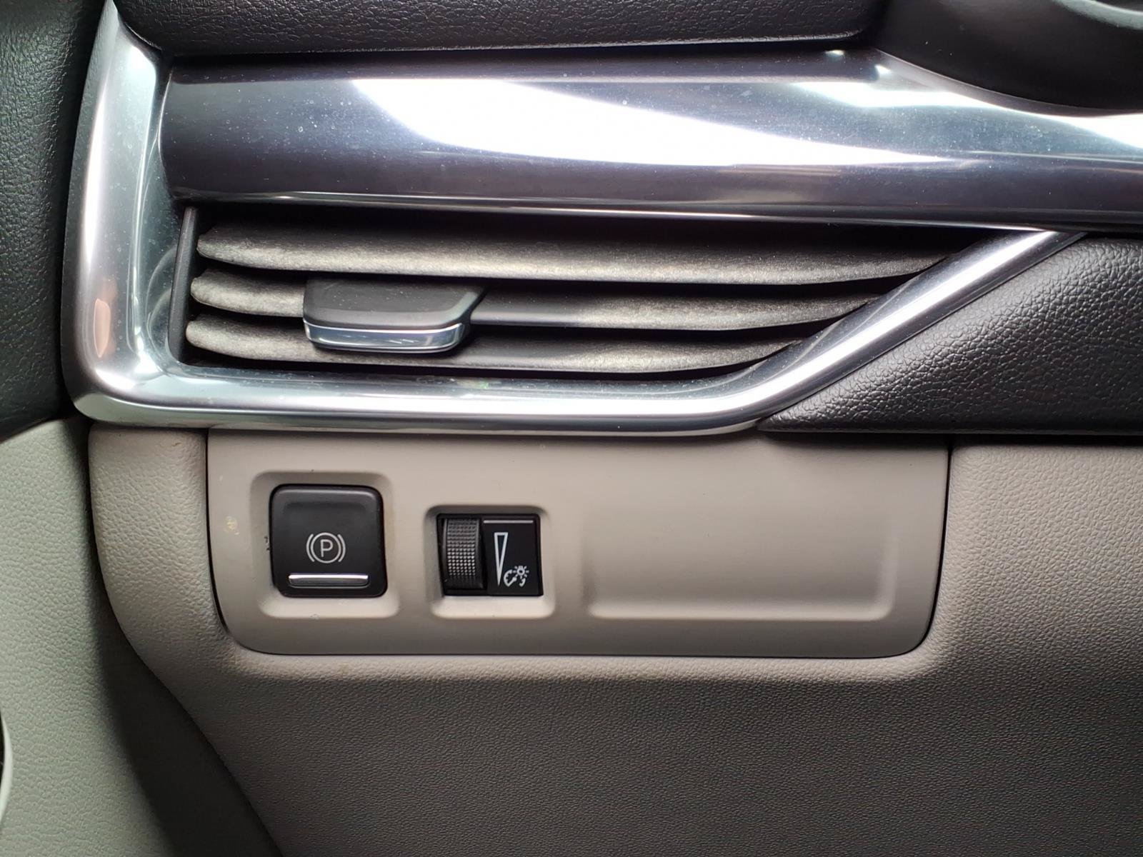 Used 2019 Cadillac XT4 Luxury FWD image 30