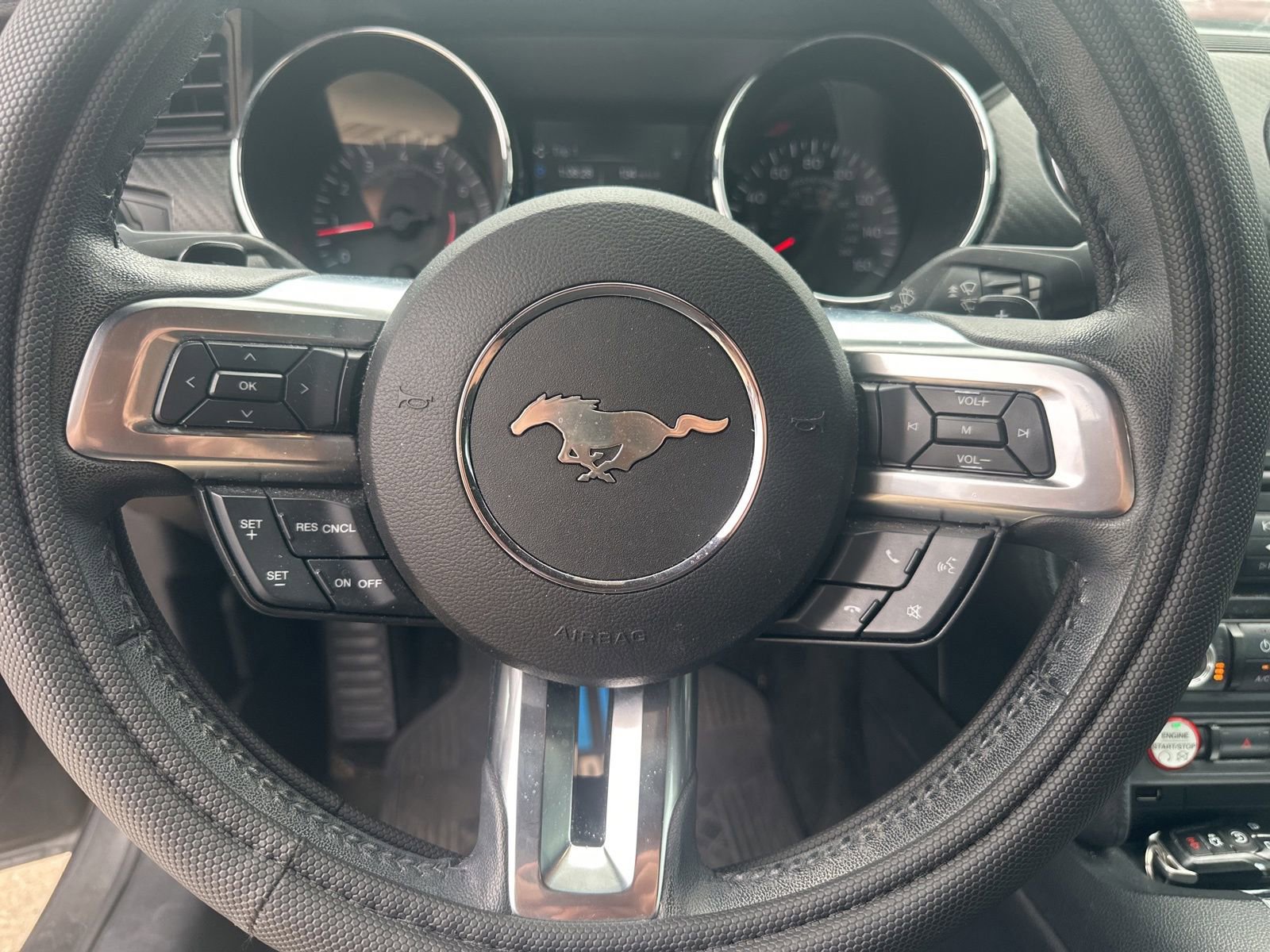 Used 2017 Ford Mustang Coupe RWD image 7