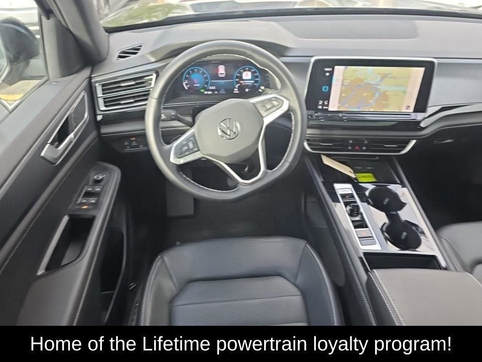 Used 2025 Volkswagen Atlas Cross Sport SEL image 4