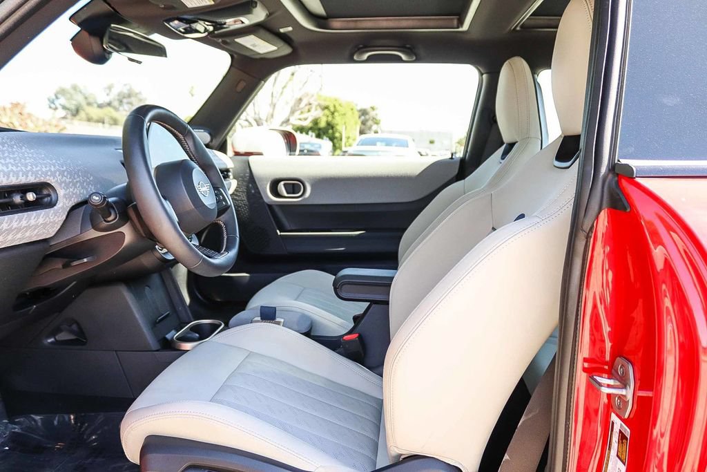 Used 2026 MINI Cooper 2-Door Hardtop FWD image 26