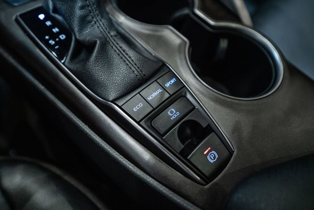 Certified 2023 Toyota Camry SE w/ Convenience Package image 28