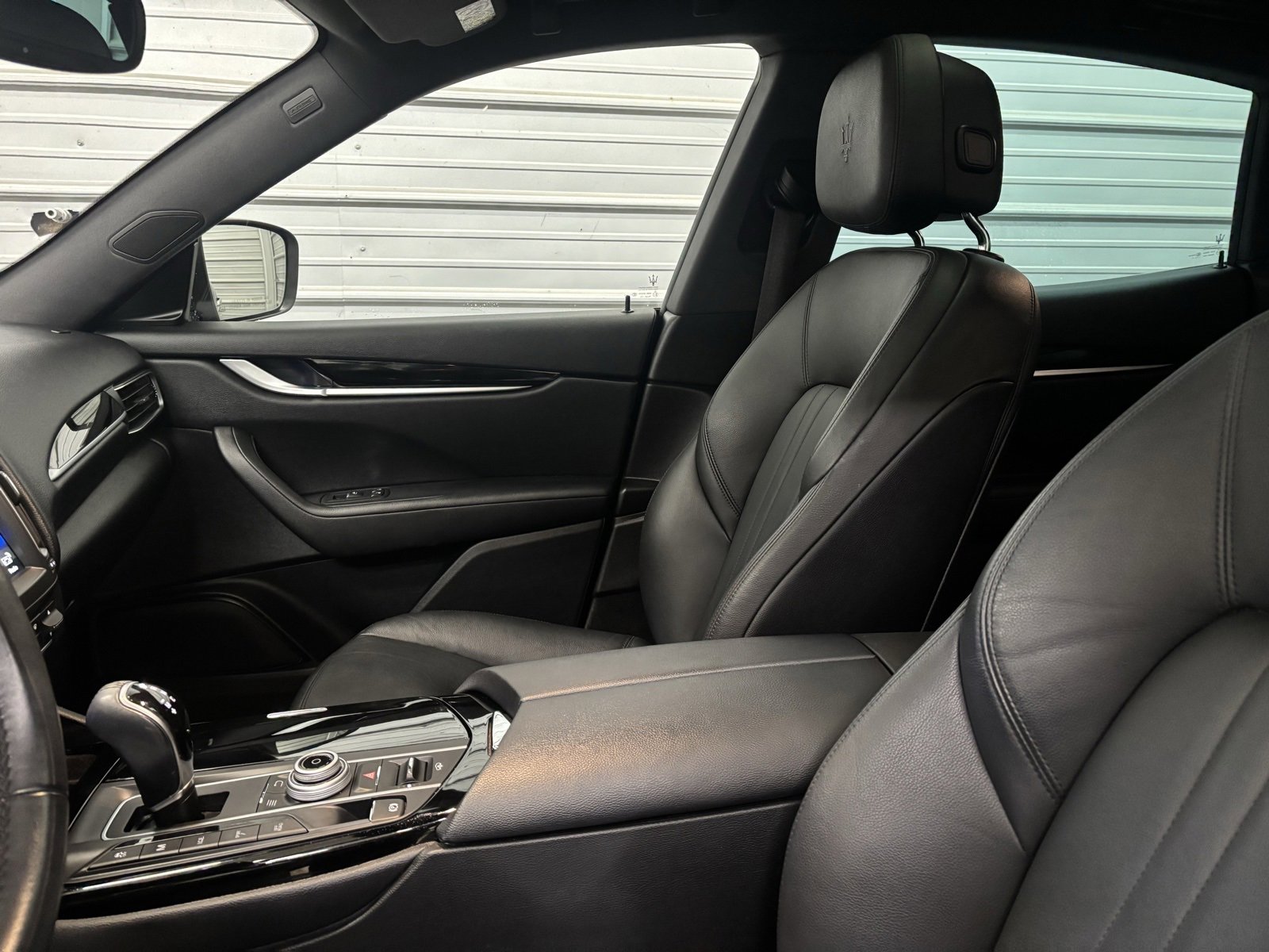 Used 2018 Maserati Levante image 23