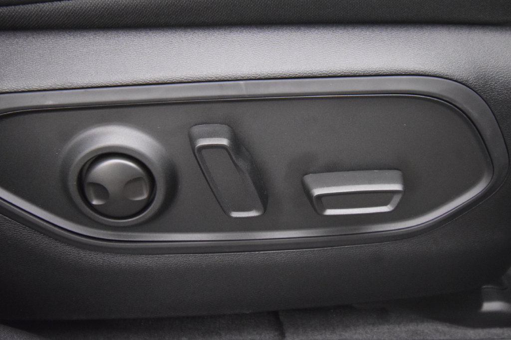 New 2026 Jeep Cherokee Limited AWD/4WD image 17
