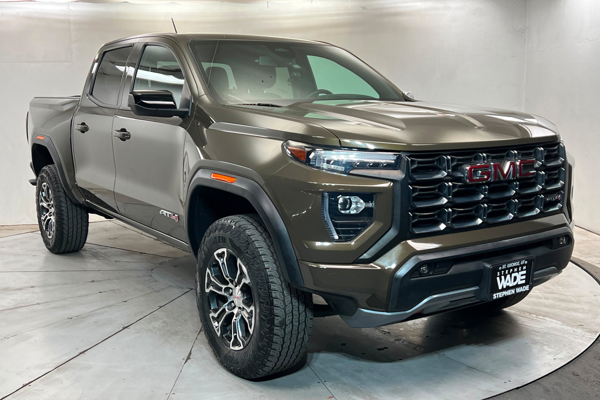 Used 2023 GMC Canyon AT4 w/ Canyon Safety Plus Package AWD/4WD image 8