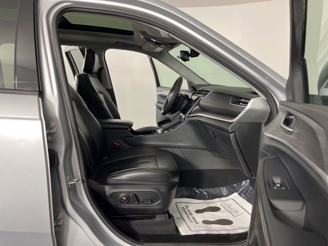 Used 2023 Jeep Grand Cherokee L Limited image 42