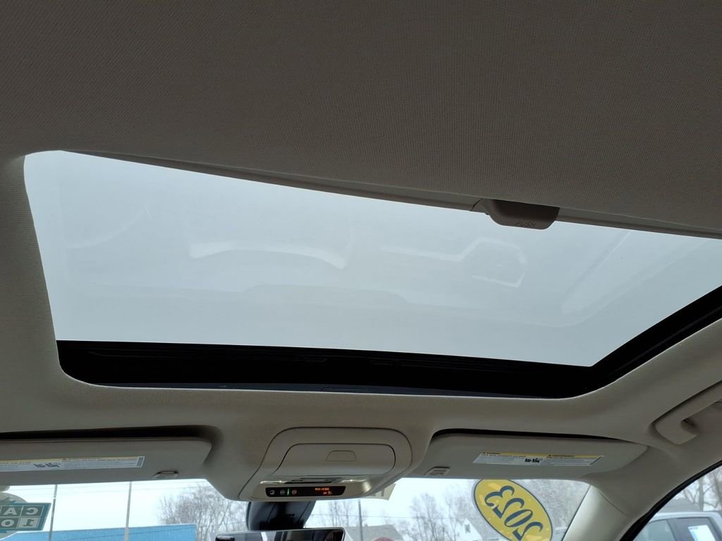 Certified 2023 GMC Acadia Denali w/ Denali Ultimate Package image 19