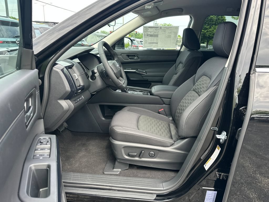 New 2026 Nissan Pathfinder SV AWD/4WD image 9