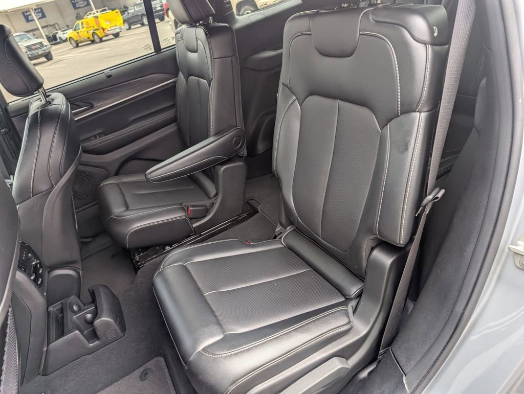 Used 2024 Jeep Grand Cherokee L Limited w/ Luxury Tech Group II image 13