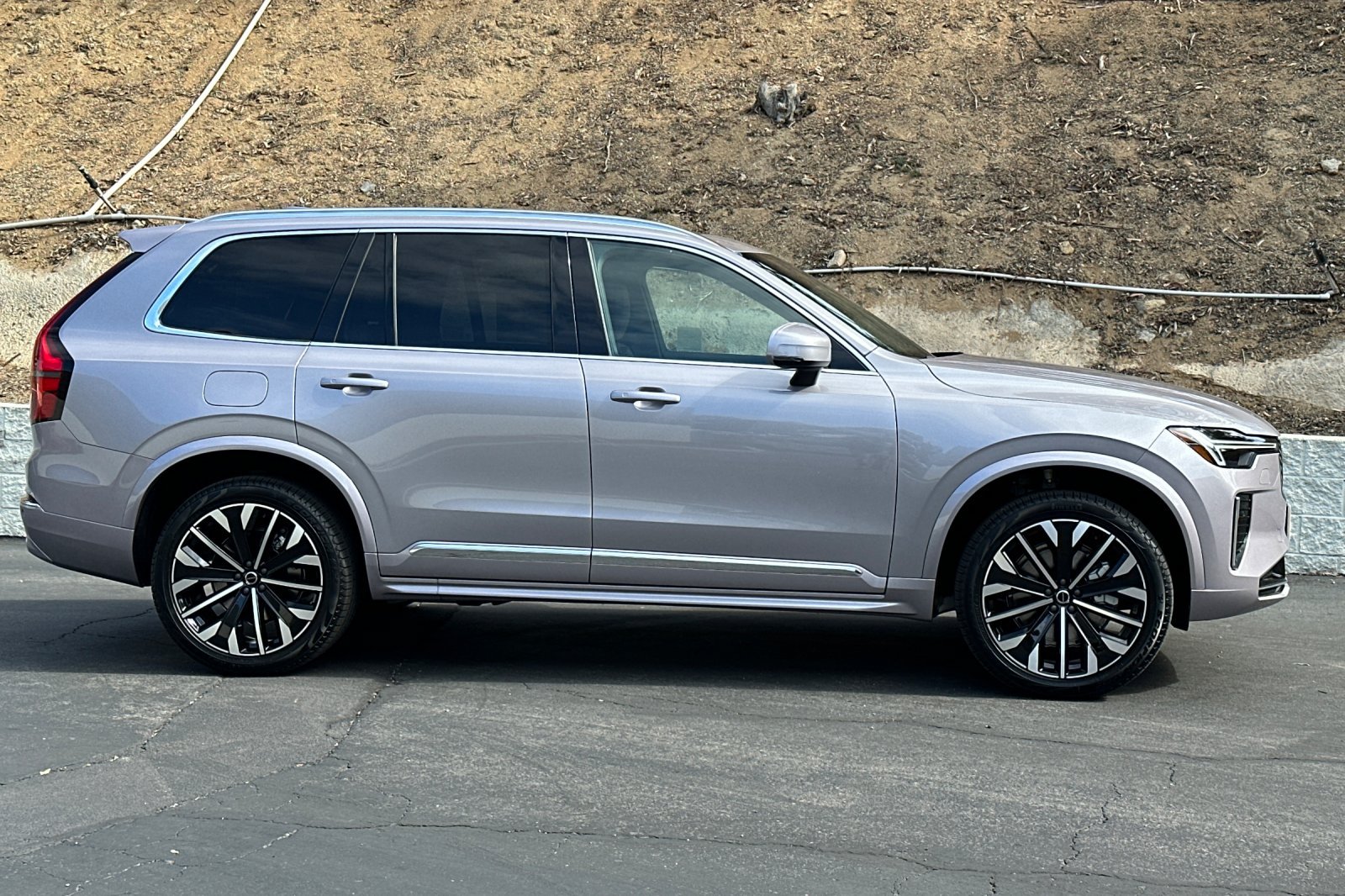Used 2026 Volvo XC90 B6 Core AWD/4WD image 3