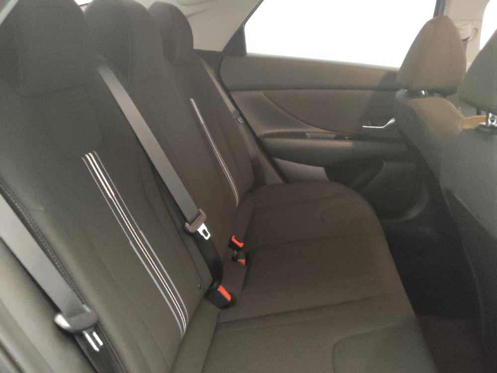 Used 2023 Hyundai Elantra SEL w/ Convenience Package FWD image 19