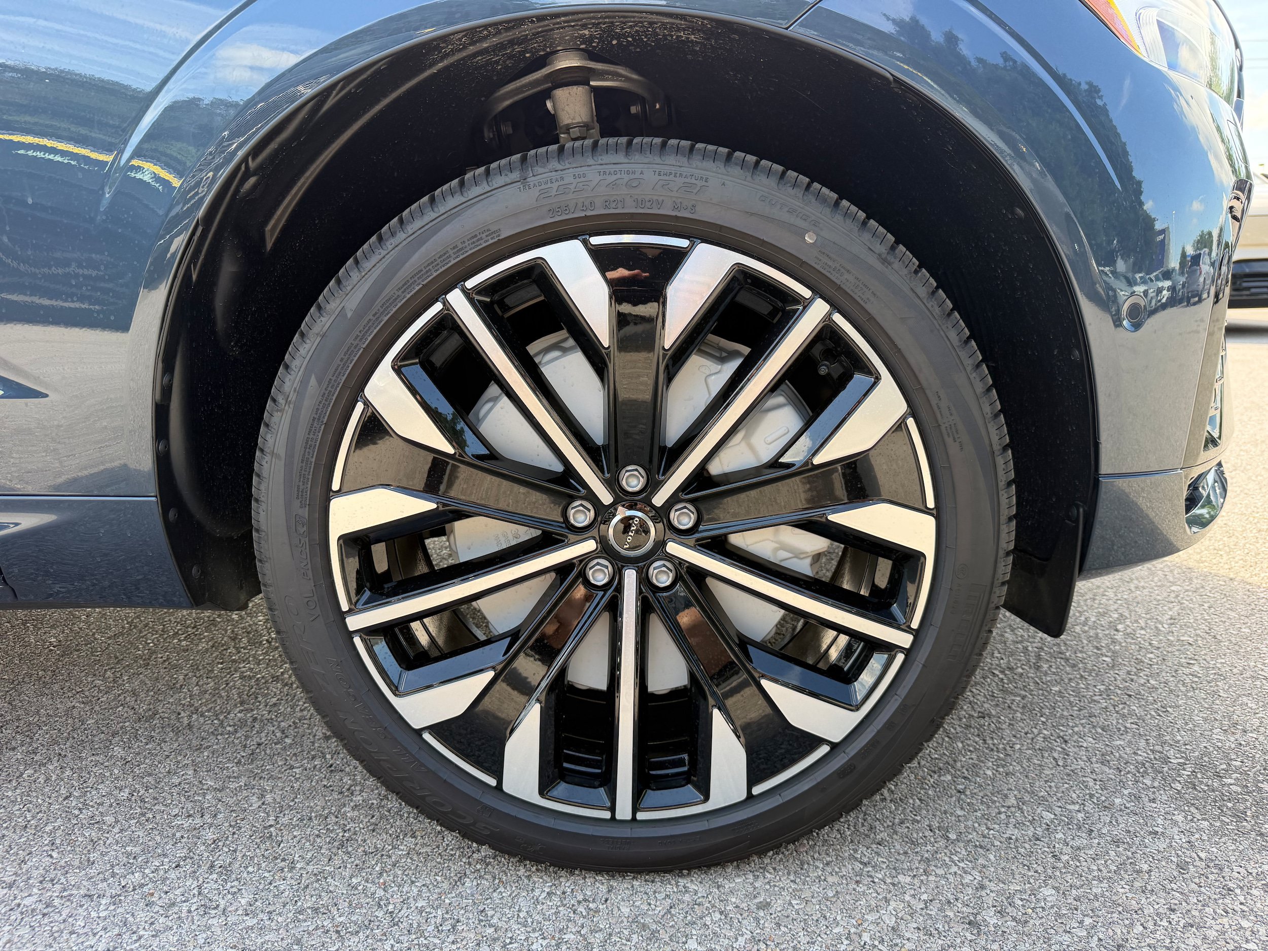 New 2026 Volvo XC60 T8 Ultra w/ Climate Package AWD/4WD image 7