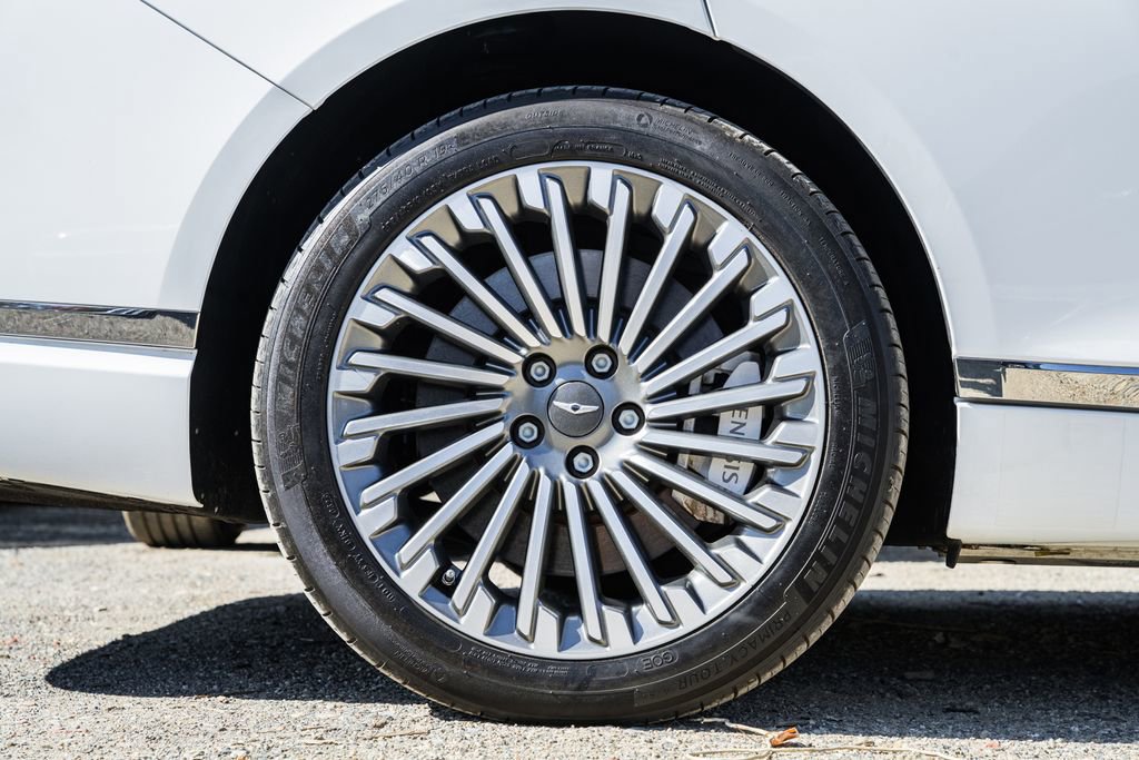 Used 2024 Genesis G80 image 15
