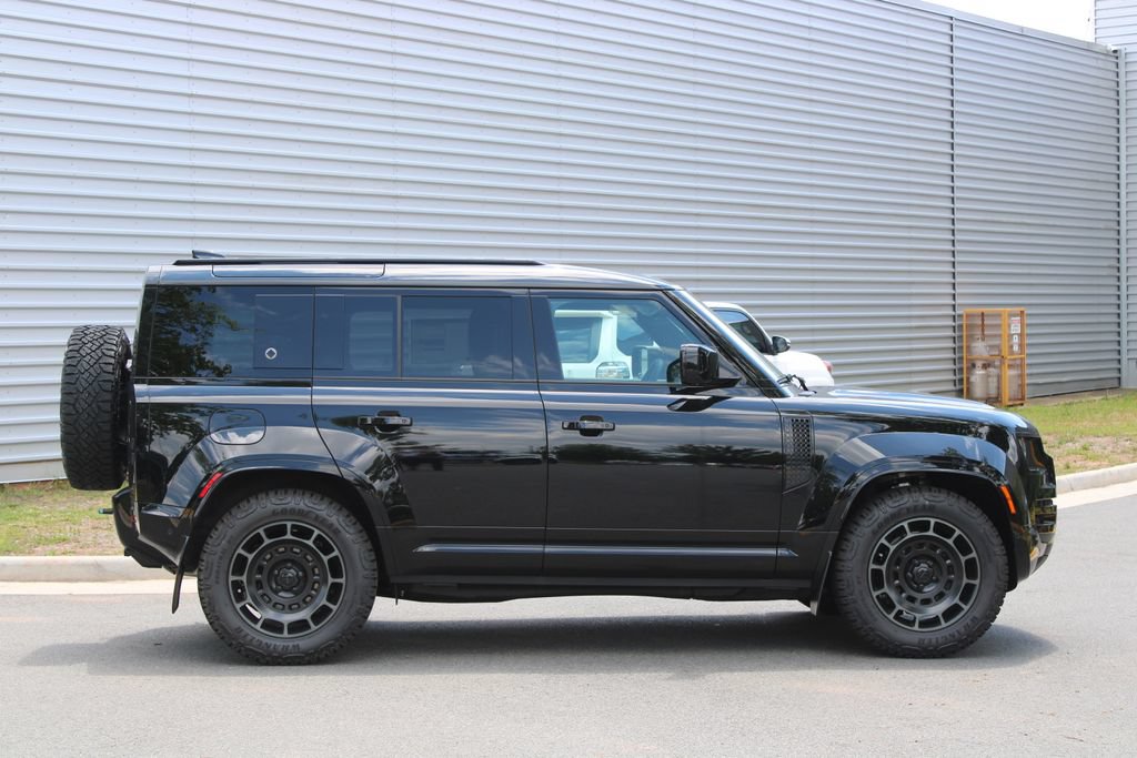 New 2026 Land Rover Defender 110 OCTA AWD/4WD image 3