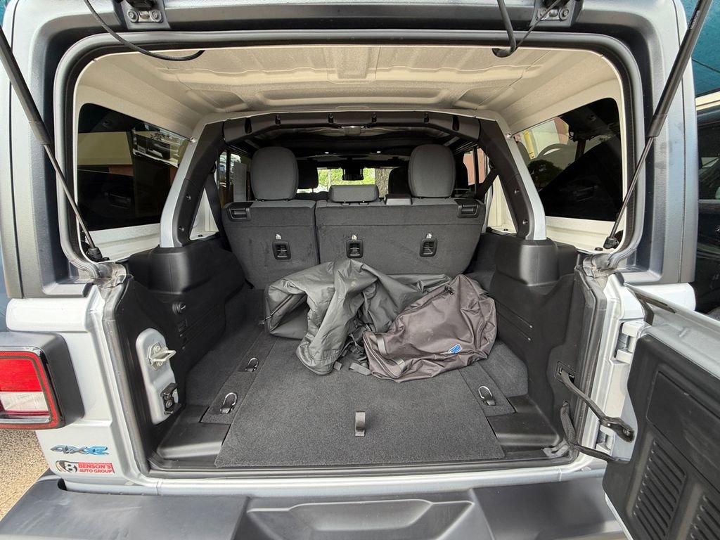 Used 2024 Jeep Wrangler Unlimited image 19