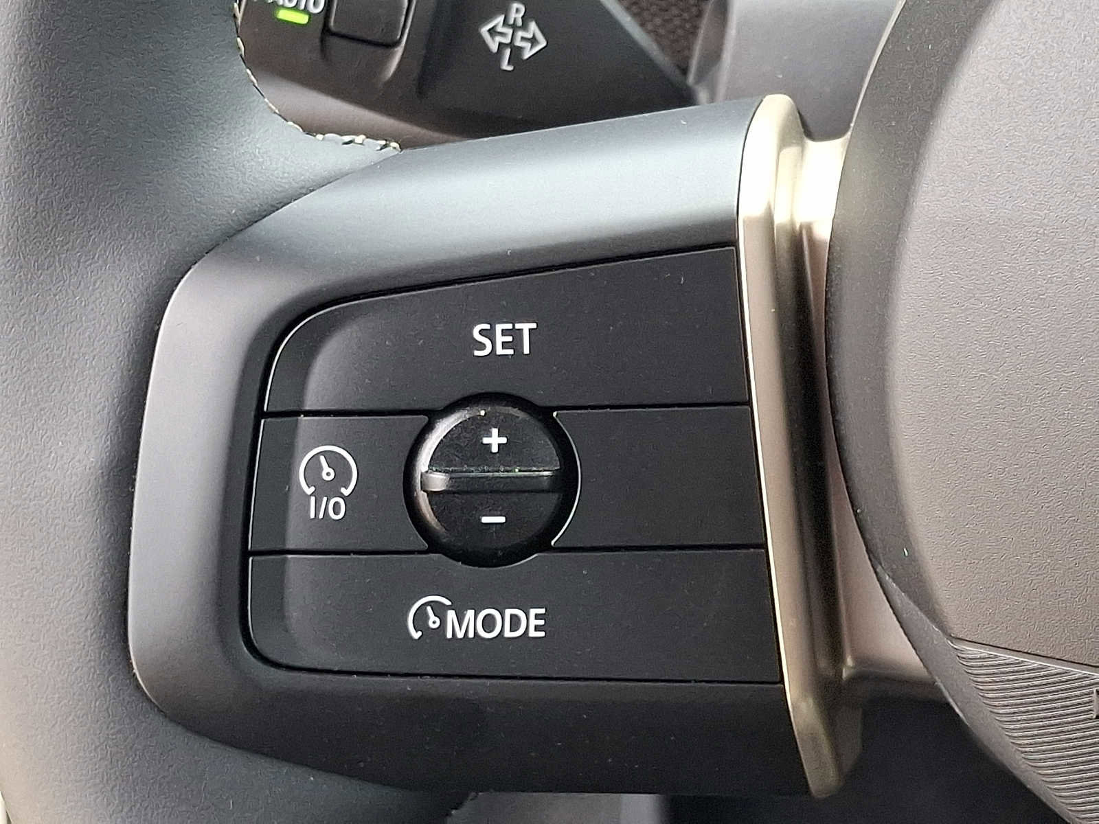 Used 2025 MINI Cooper 2-Door Hardtop FWD image 23
