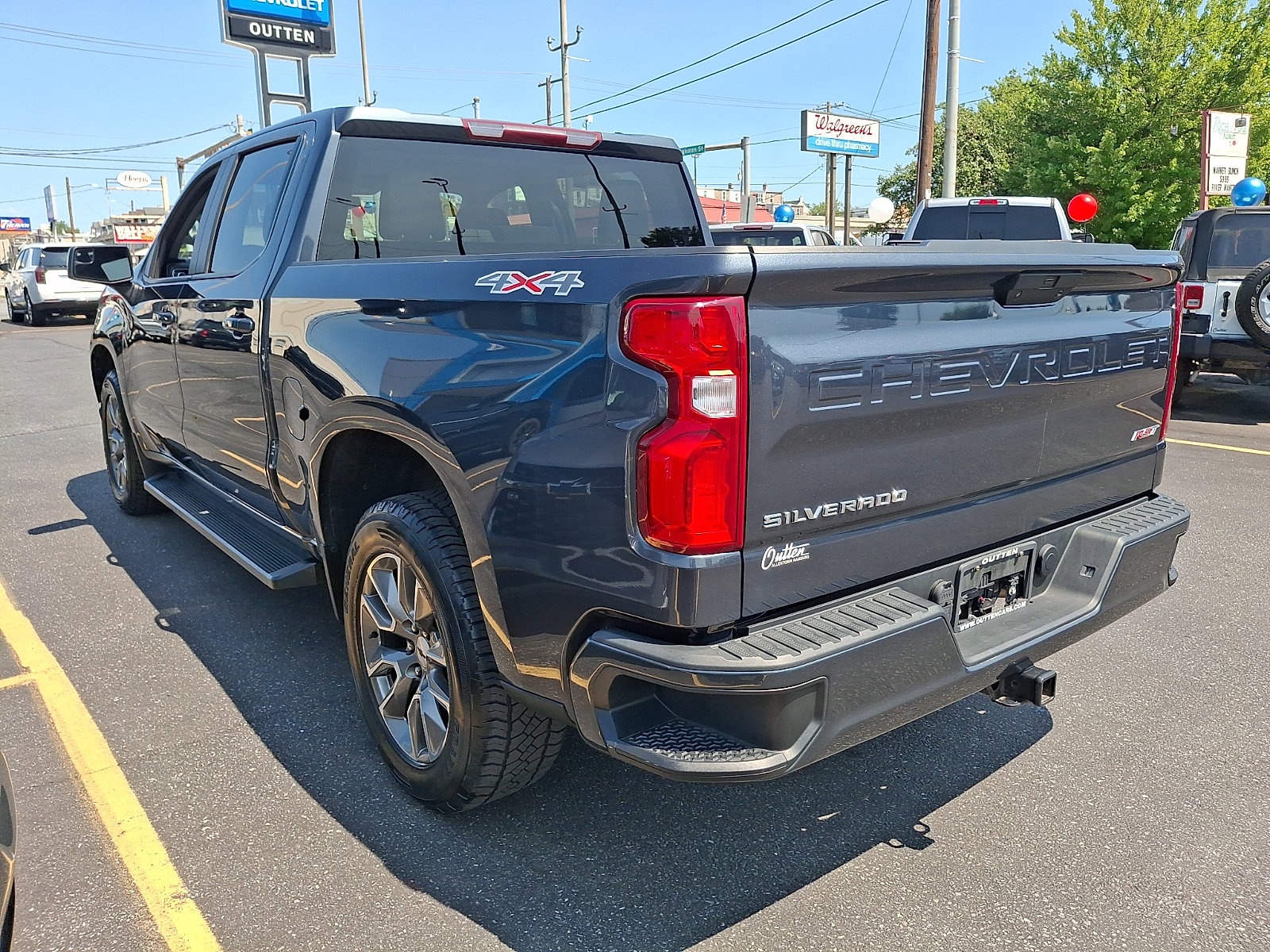 Used 2022 Chevrolet Silverado 1500 RST w/ Bed Protection Package AWD/4WD image 6