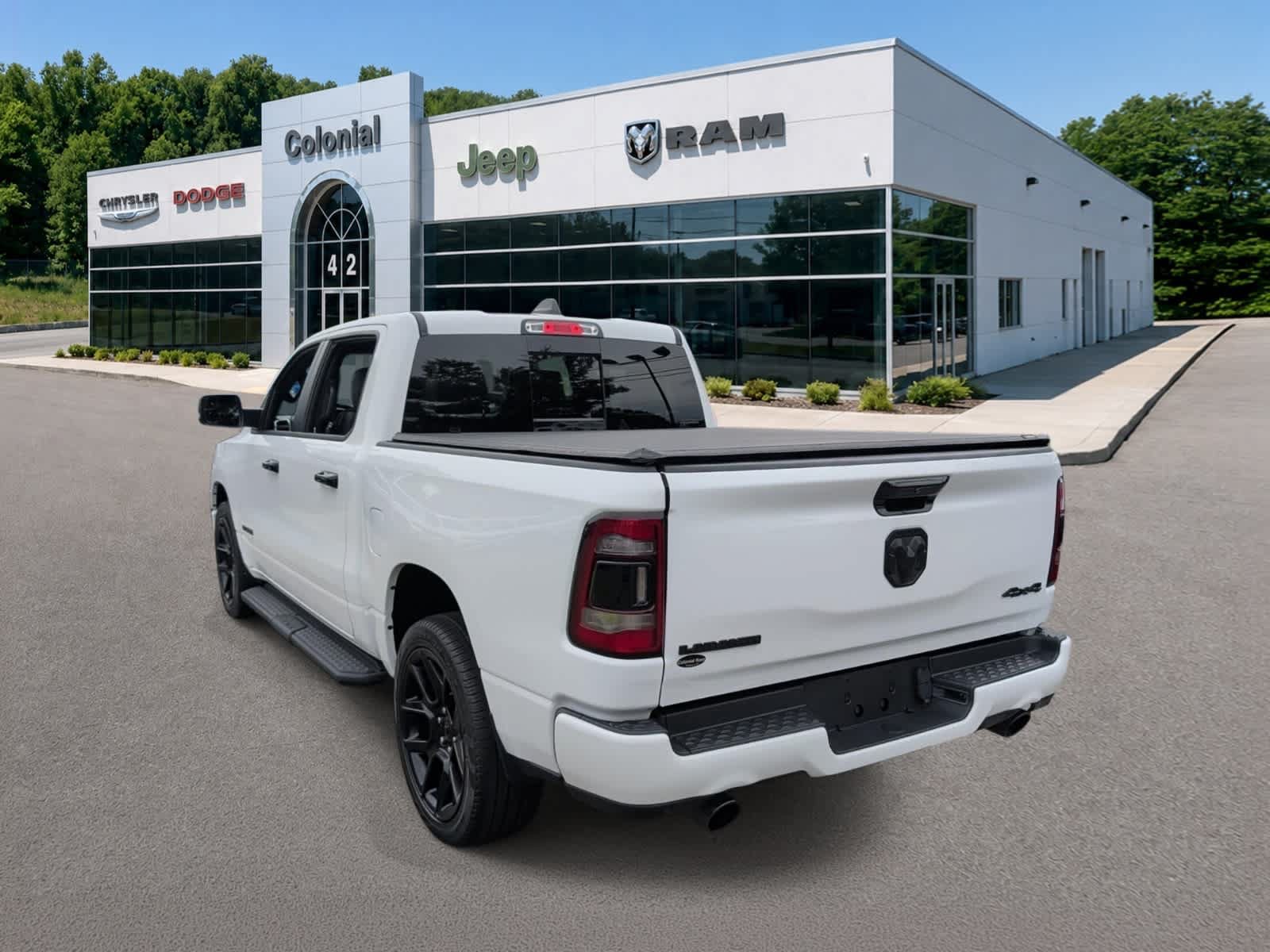 Used 2023 RAM 1500 Laramie AWD/4WD image 4