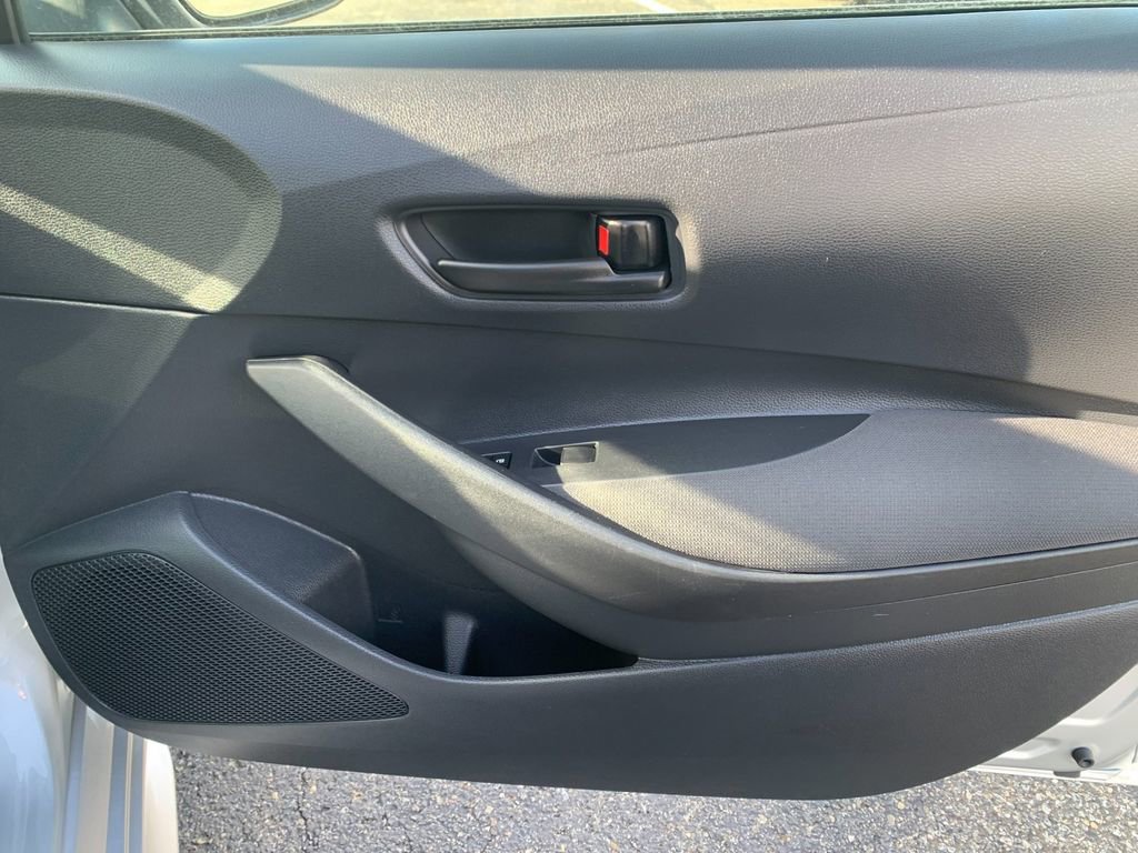 Used 2025 Toyota Corolla LE image 19