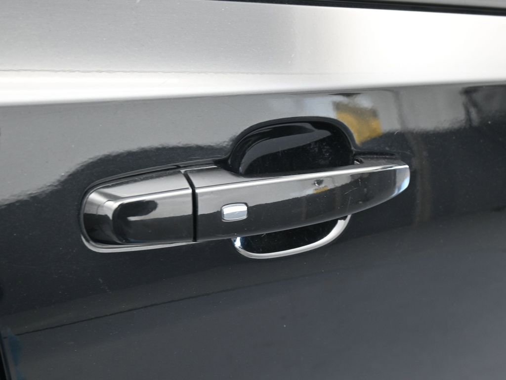 Used 2023 GMC Terrain SLE image 37