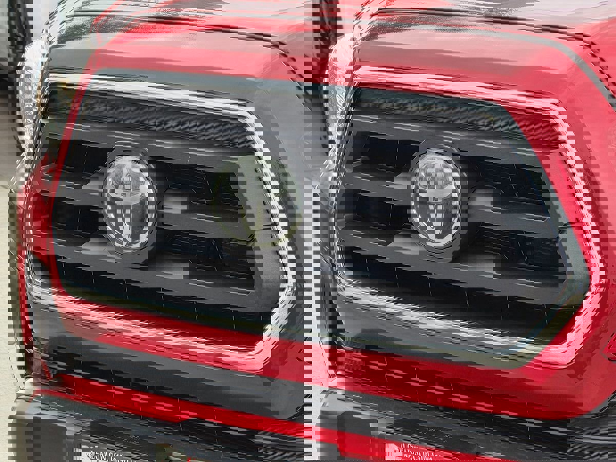 Used 2020 Toyota Tacoma SR5 image 9