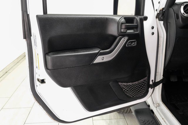 Used 2015 Jeep Wrangler Sahara AWD/4WD image 35