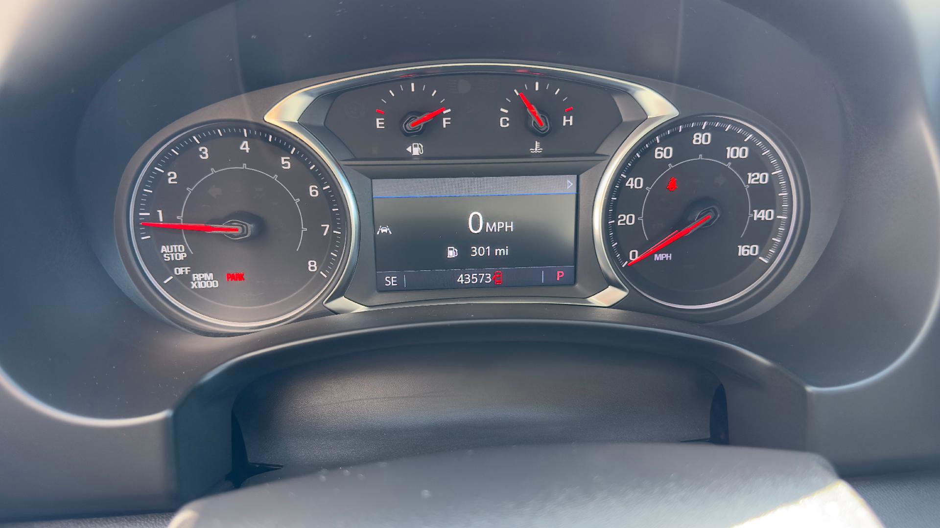 Used 2024 GMC Terrain SLT AWD/4WD image 19