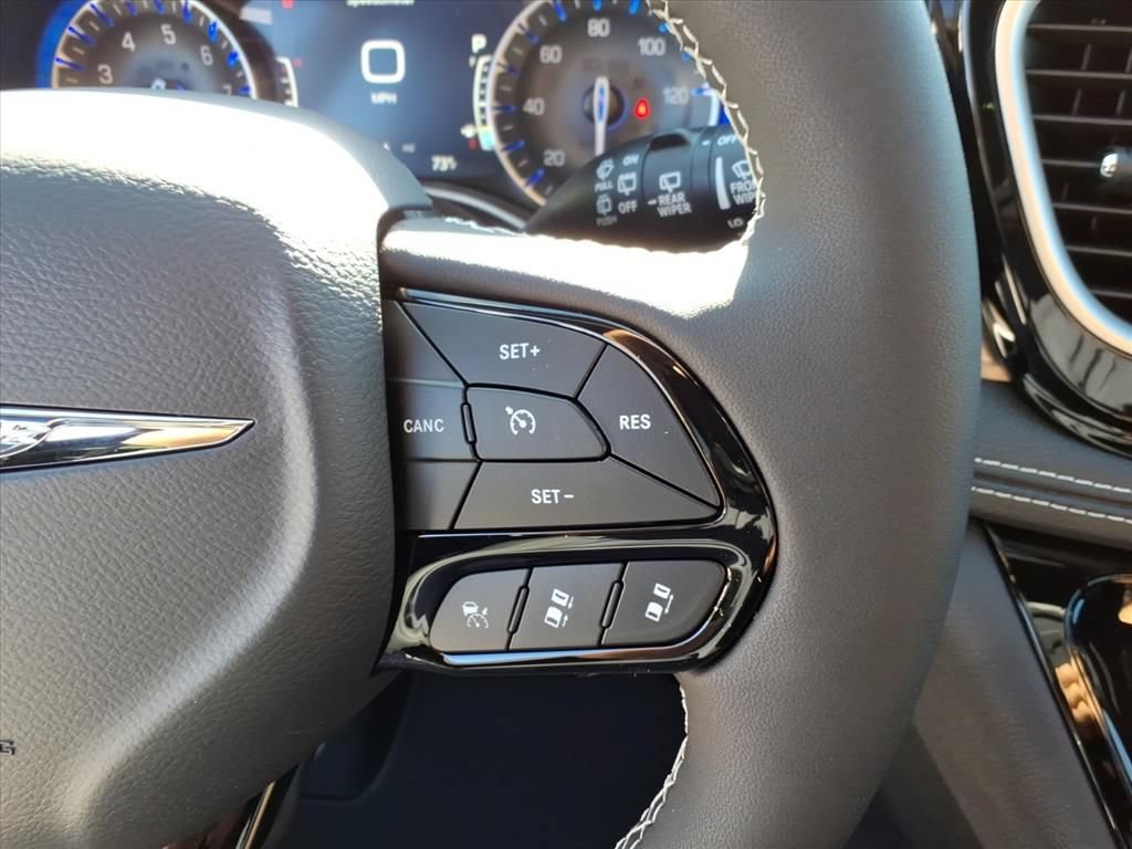 New 2026 Chrysler Pacifica Select w/ S Appearance Package FWD image 21