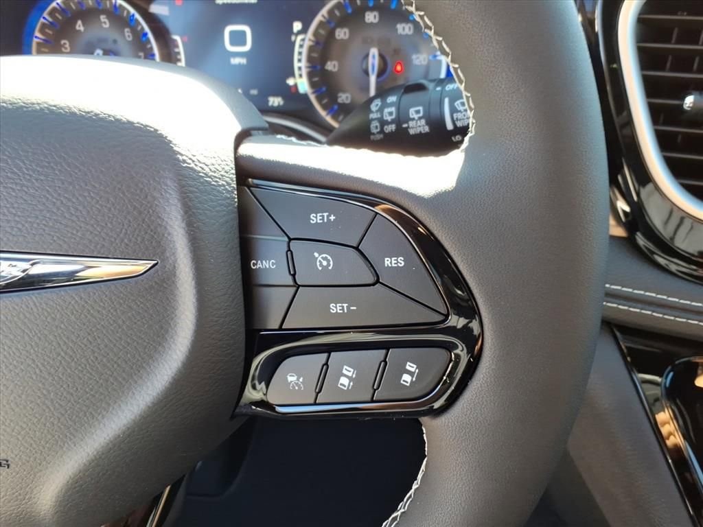 New 2026 Chrysler Pacifica Select image 21