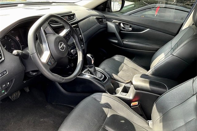 Used 2020 Nissan Rogue SL w/ Premium Package image 3