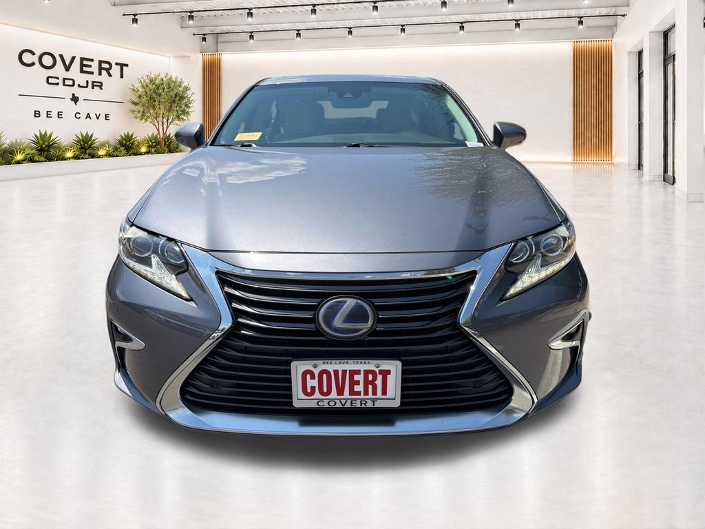 Used 2016 Lexus ES 300h w/ Luxury Package w/Wood Trim FWD image 3