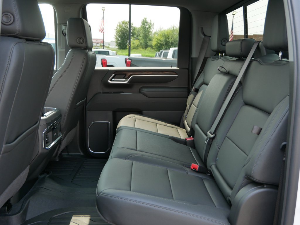 New 2026 GMC Sierra 3500 SLT w/ SLT Premium Package AWD/4WD image 11
