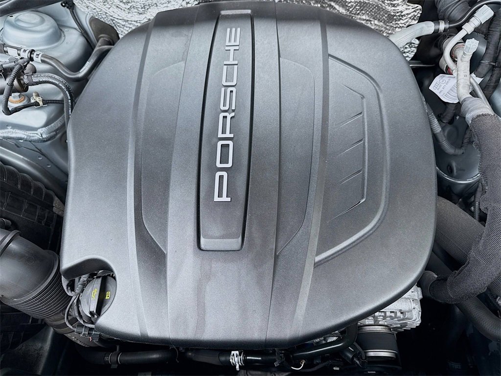 Used 2021 Porsche Macan image 32