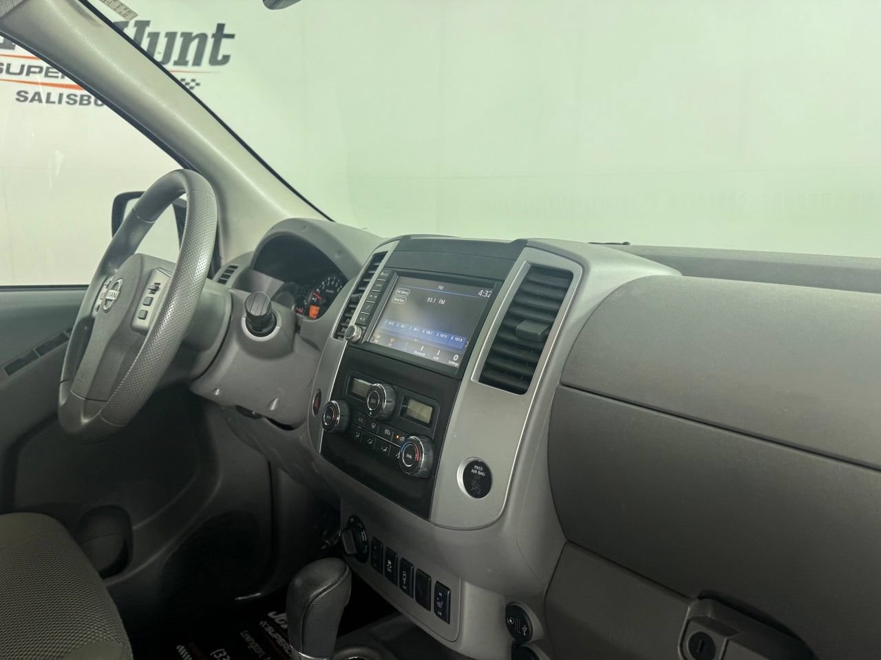 Used 2021 Nissan Frontier SV w/ Midnight Edition Floor Mats AWD/4WD image 32