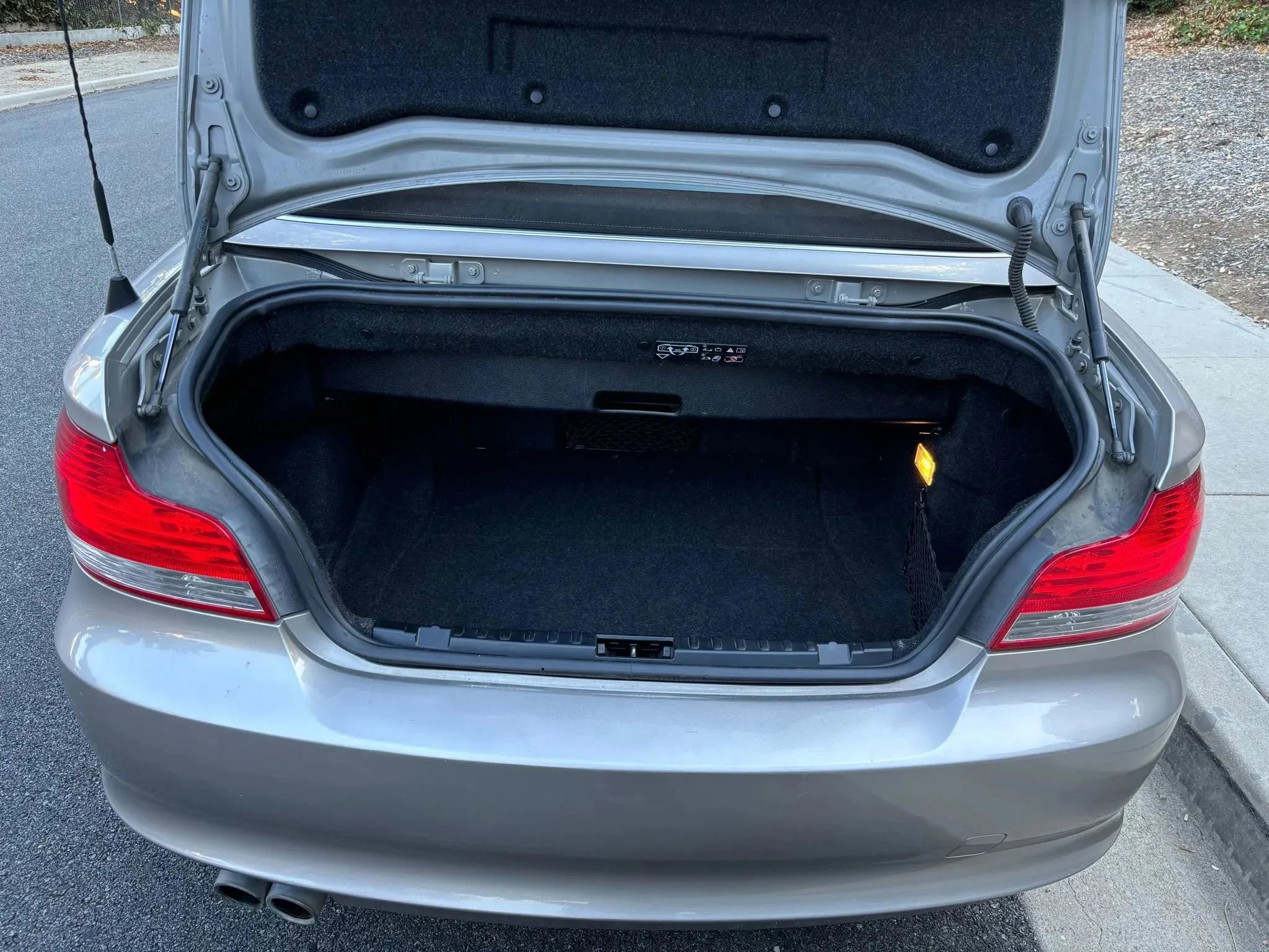 Used 2009 BMW 128i Convertible image 17