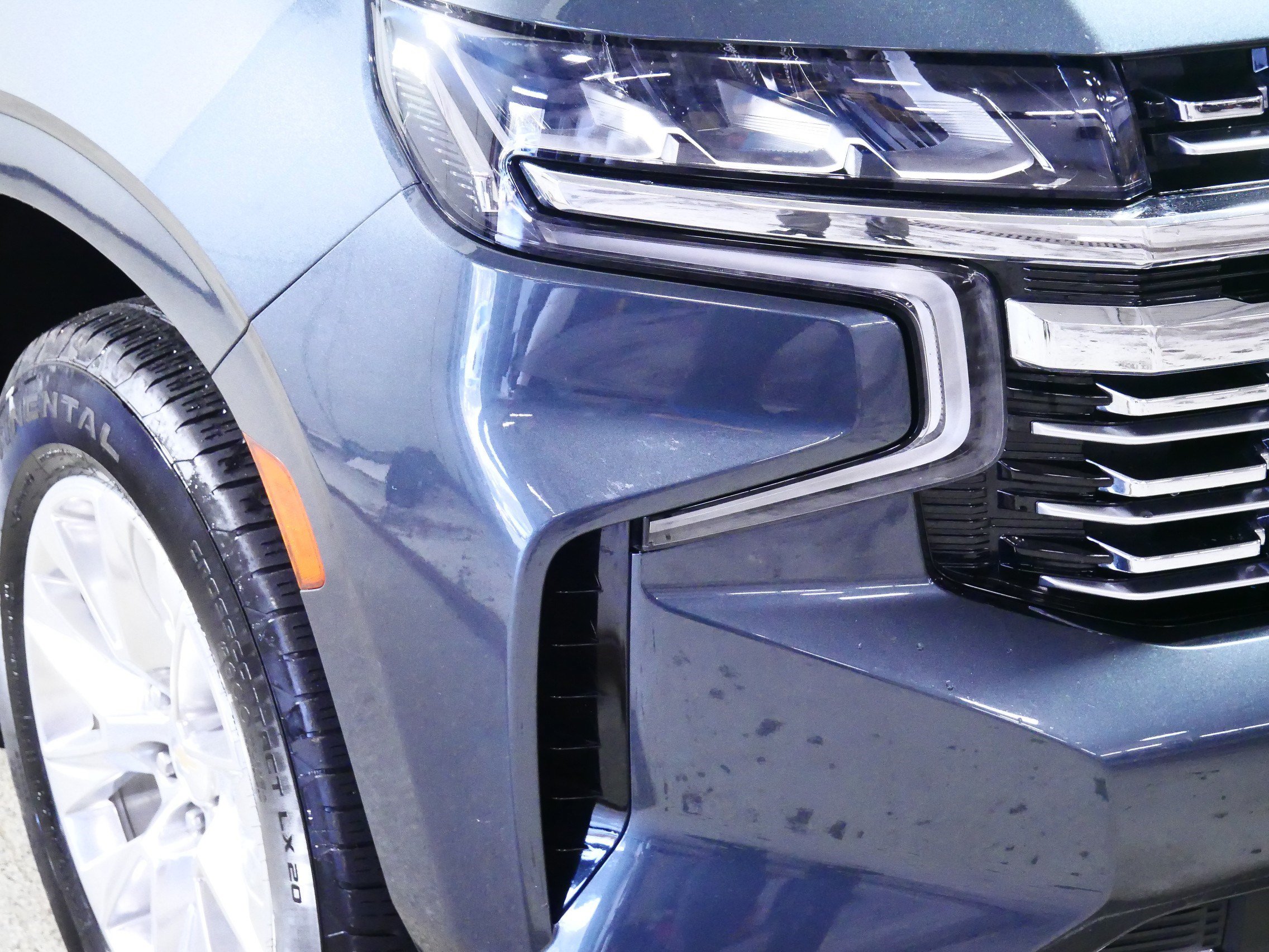 Used 2021 Chevrolet Tahoe Premier w/ Premium Package AWD/4WD image 16