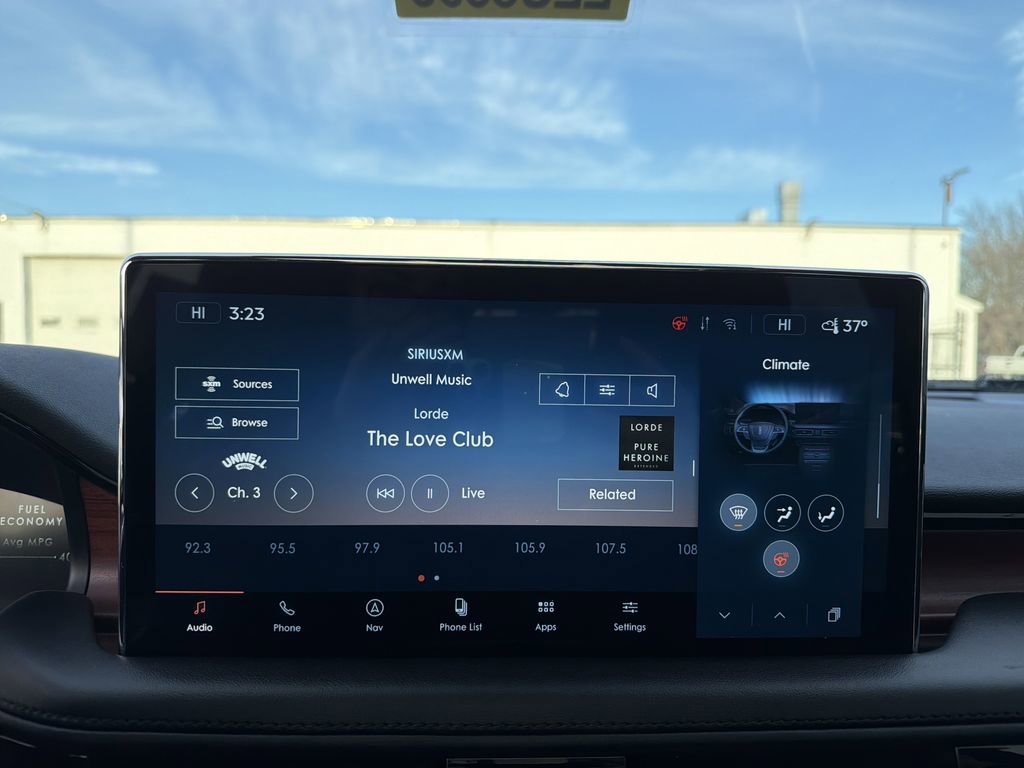 Certified 2023 Lincoln Nautilus Reserve w/ Equipment Group 202A image 23