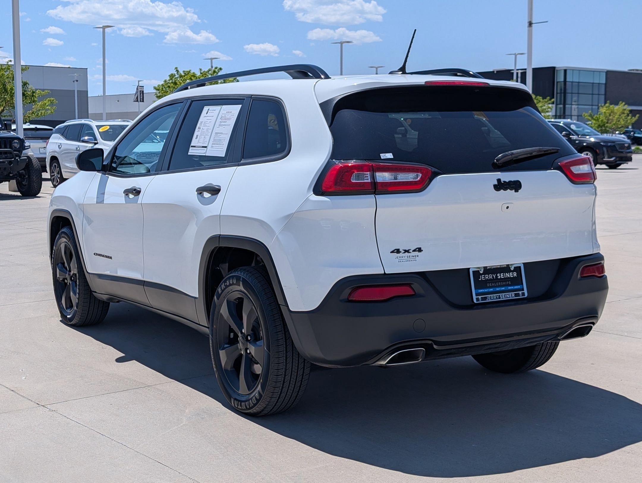 Used 2016 Jeep Cherokee Sport w/ Cold Weather Group AWD/4WD image 3