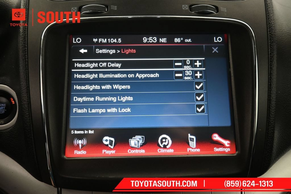 Used 2019 Dodge Journey SE FWD image 16