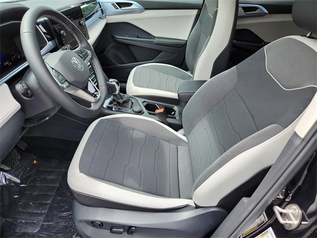 New 2025 Volkswagen Taos SE image 13