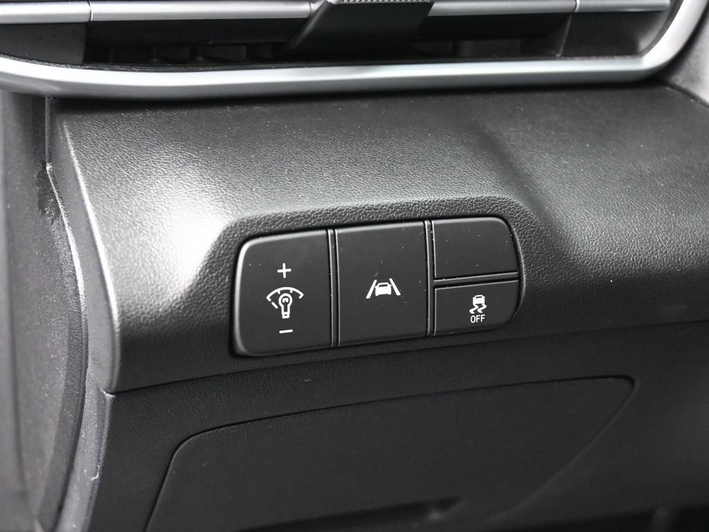 Used 2023 Hyundai Elantra SEL image 14