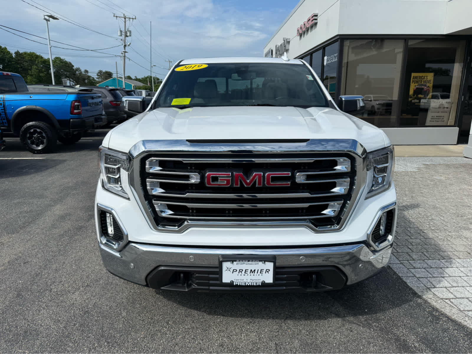 Used 2019 GMC Sierra 1500 SLT w/ SLT Premium Plus Package AWD/4WD image 2